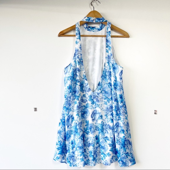 Show me your mumu v-right back sleeveless floral halter mini dress - Picture 4 of 9